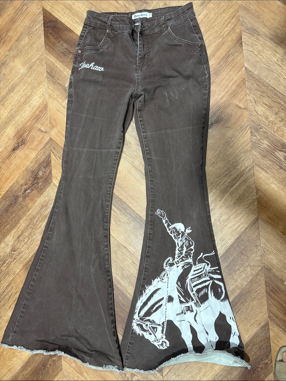Ranch Dress’n Brown Buckaroo Cowboy Western Graphic Super Flare Jeans Size 6